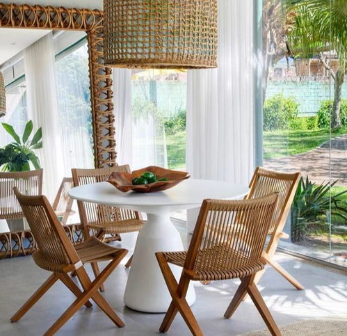 藤椅 沙發(fā) 綠植,簡(jiǎn)潔舒適的度假房設(shè)計(jì)